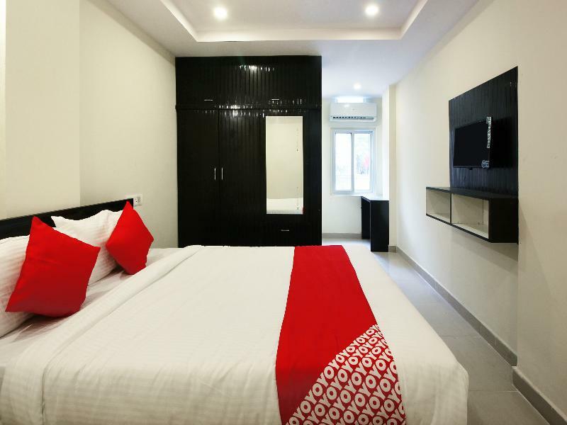 Hotel Oyo Sri Vinayaka Grand Shamshabad Exteriér fotografie